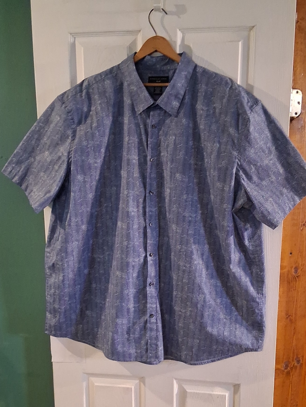 Shaquille O'Neal Short-Sleeve Casual Button-Down Shirt in Blue